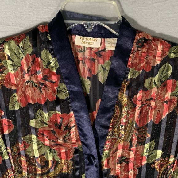 Vintage‎ Victoria's Secret Gold Label Floral Satin Pajama Set Small Navy Roses - Picture 2 of 15
